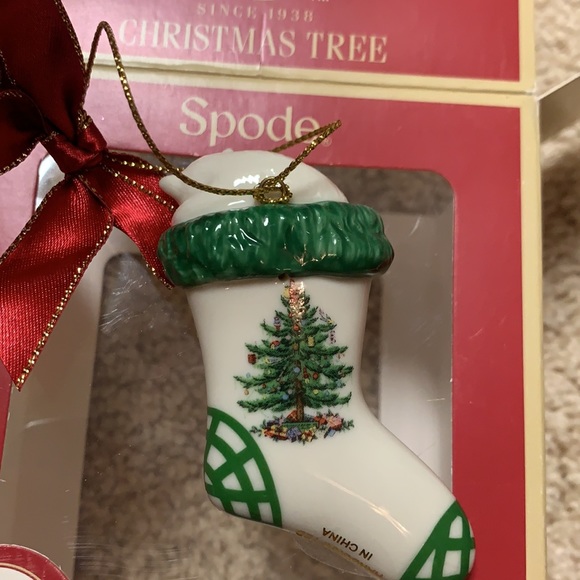 Spode Christmas Kitten in Stocking Ornament 🎄 - Picture 2 of 4